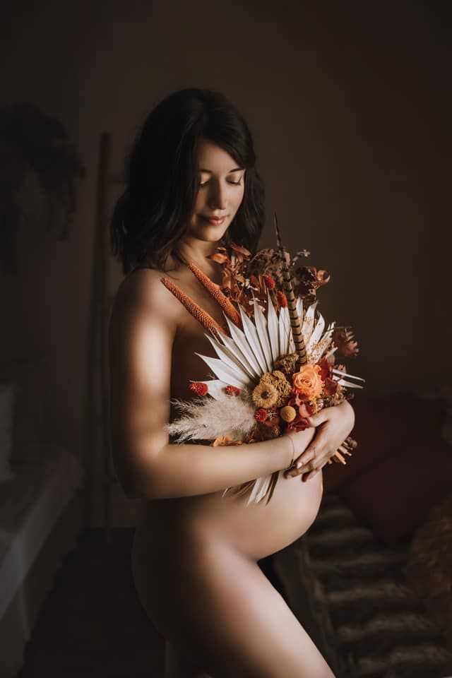 Photo-Femme-enceinte-nue-Photographe-portrait-seance-photo-grossesse-Marion-Devendeville-regard-d-auteur-1