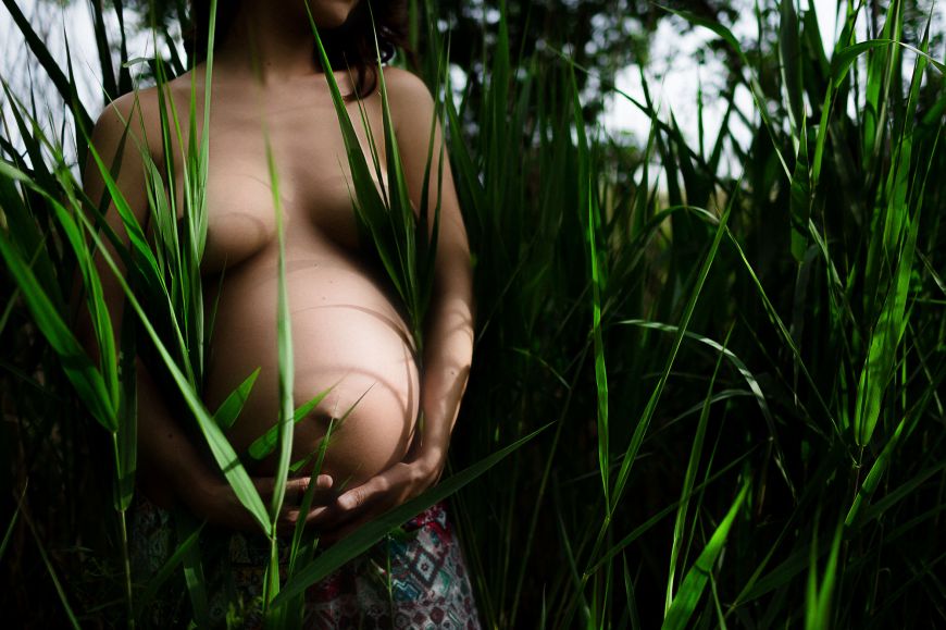 Photo-Femme-enceinte-nue-Estelle-Chhor Estelle-Chhor-Photographe-grossesse-maternite-Montpellier-RA-1
